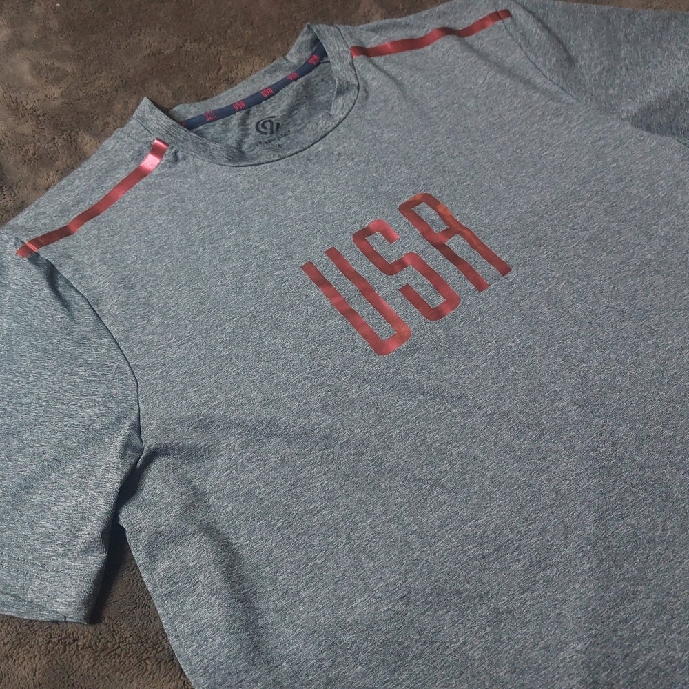 Champion Men's USA T-Shirt Size Medium Like New